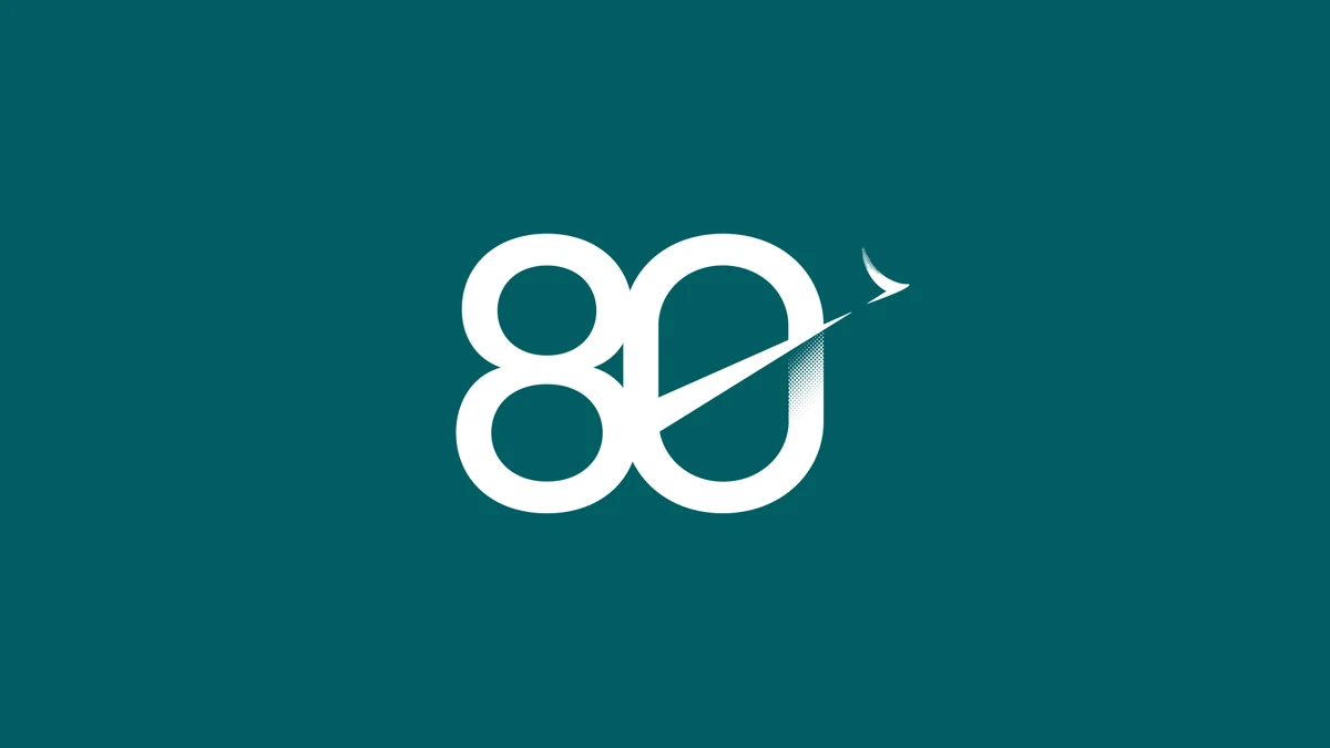国泰航空发布80周年纪念标志，「翘首振翅」再出发